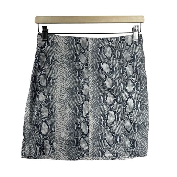 Free People Snakeskin Print Mini Skirt Grey and White Size 2 - Picture 3 of 9